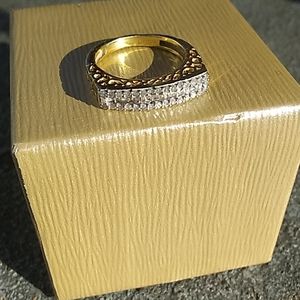 Yellow Gold White Diamond Baguette Ring